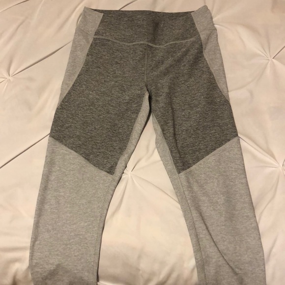 !LAST DAY!  Outdoor Voices 3/4 Two-Tone warmup Leggings | sz L - Picture 3 of 7